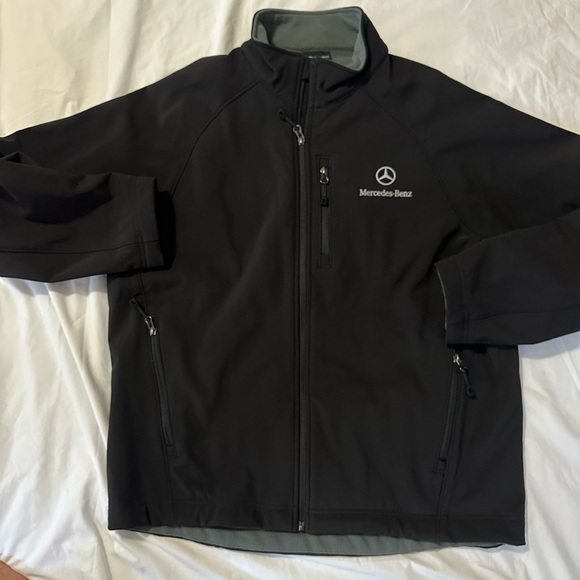 Men’s new Mercedes-Benz jacket with the tag have size XL authentic 100% - Picture 1 of 10